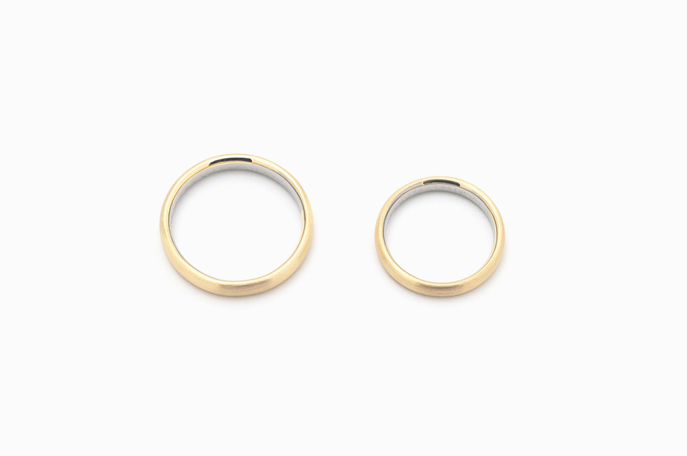 シンプル結婚指輪、イエローゴールド、ホワイトゴールド
